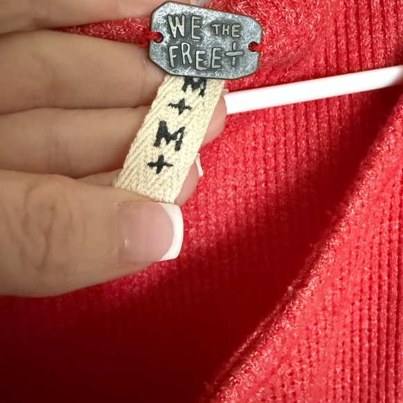 💋 We The Free Red Blouse with Patterned Sleeves 030 - Picture 6 of 6